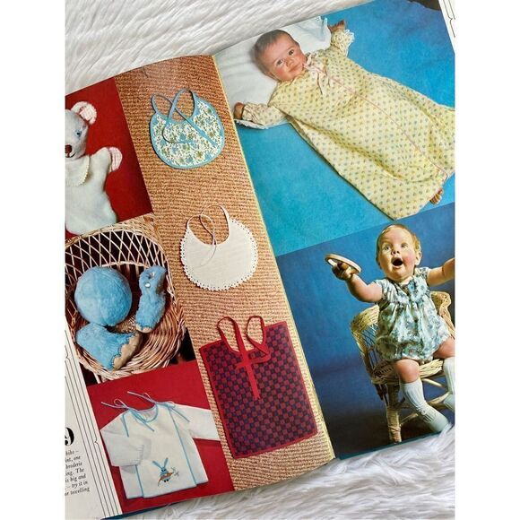 Vintage 1973 The Golden Book 75 Things To Make For Babies By Marshall Cavendish - Picture 6 of 12